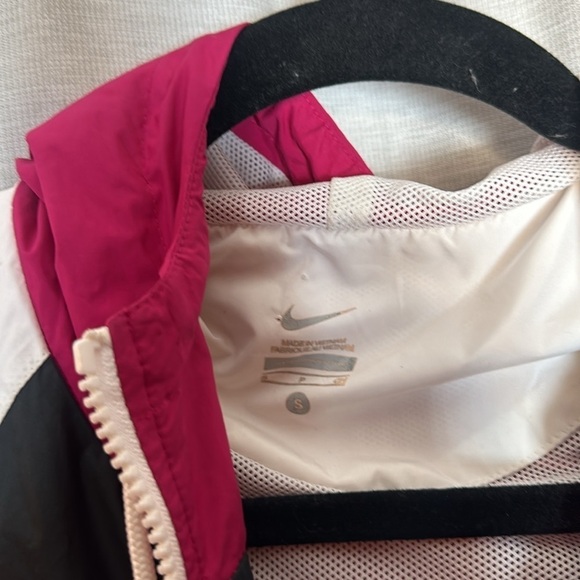 NIKE WIND BREAKER SIZE(S) - Picture 4 of 7